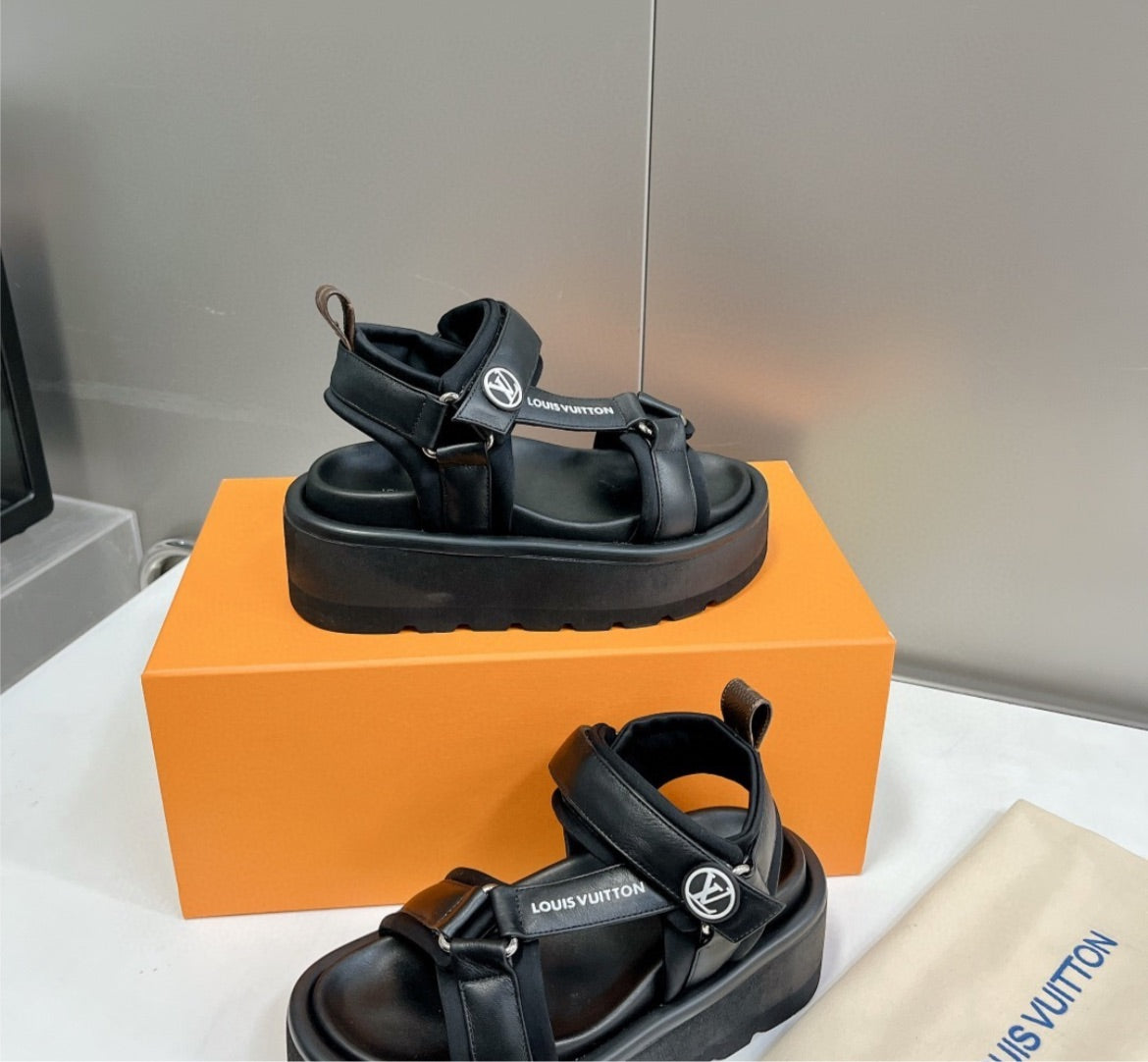 New Louis V woman sandal